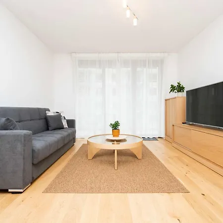 Zwirn & Urban Elegance Apartment