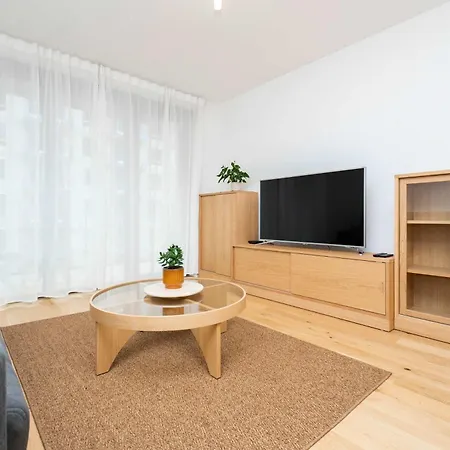 Zwirn & Urban Elegance Apartment