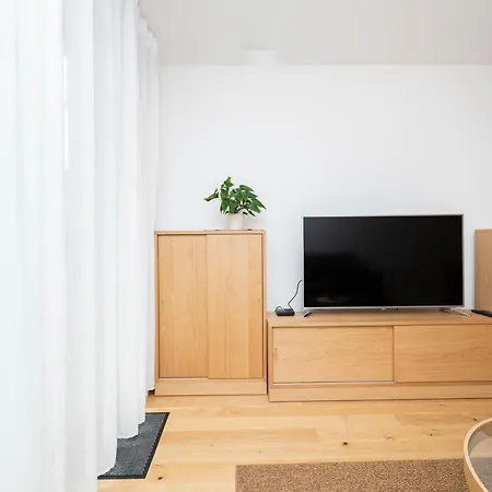 Zwirn & Urban Elegance Apartment